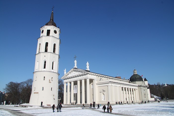 Lietuvas galvaspilsētas Viļņas apmeklējumam vispiemērotākais laiks ir līdz maija beigām, jo pēc tam sākas vasaras sezona ar tūristu cenām Lietuvas galvaspilsētas Viļņas apmeklējumam vispiemērotākais laiks ir līdz maija beigām, jo pēc tam sākas vasaras sezona ar tūristu cenām 56249