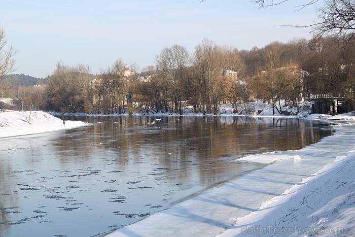 Viļņas upes un kanāli pamazām atbrīvojas no ledus jau februāra beigās, kad Daugava ir biezā ledū Viļņas upes un kanāli pamazām atbrīvojas no ledus jau februāra beigās, kad Daugava ir biezā ledū 56258