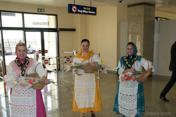 Maltas nacionālos tērptas sievietes. Foto: Armands Muižnieks 58318
