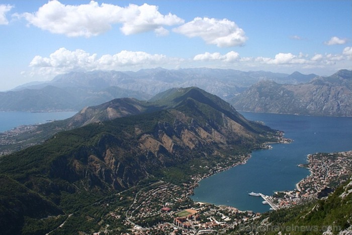 Boka Kotorska līcī 28 km garumā sniedzas augsti kalni un plašs skats uz jūru
Foto: Leo Perunovic Boka Kotorska līcī 28 km garumā sniedzas augsti kalni un plašs skats uz jūru
Foto: Leo Perunovic 58462