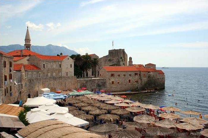 Pateicoties daudzajām pludmalēm, Budva ir iecienītākais galamērķis tūristiem
Foto: Leo Perunovic Pateicoties daudzajām pludmalēm, Budva ir iecienītākais galamērķis tūristiem
Foto: Leo Perunovic 58470