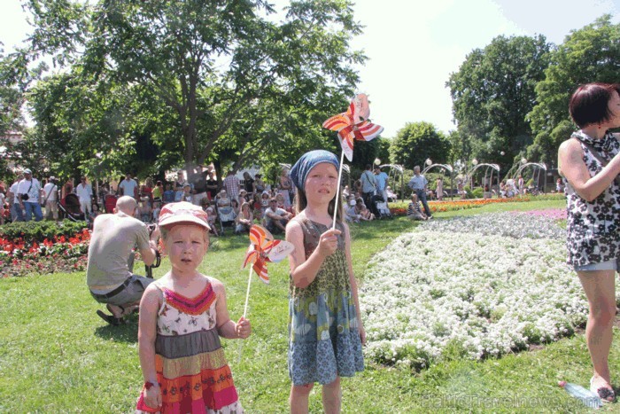 Foto: Jūrmalas TIC. 02.07.2011 Jūrmalā notika Jomas ielas svētki, kuri pulcēja tūkstošiem pilsētnieku, pilsētas viesu, baikeru un sportistu. Vairāk in Foto: Jūrmalas TIC. 02.07.2011 Jūrmalā notika Jomas ielas svētki, kuri pulcēja tūkstošiem pilsētnieku, pilsētas viesu, baikeru un sportistu. Vairāk in 62844