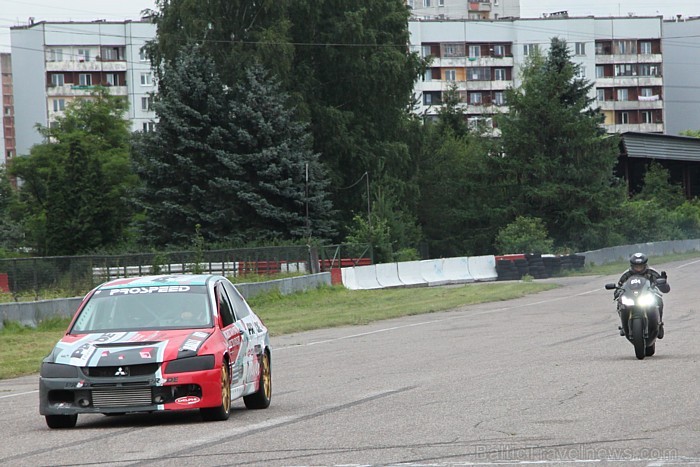 Biķerniekos notiks «Latvijas Dragreisa Čempionāta 3. posms» un sezonas vienīgais moto dragreiss «Moto Dragrace Cup 2011», bet 10.07 – «Latvijas PRO Dr 63021