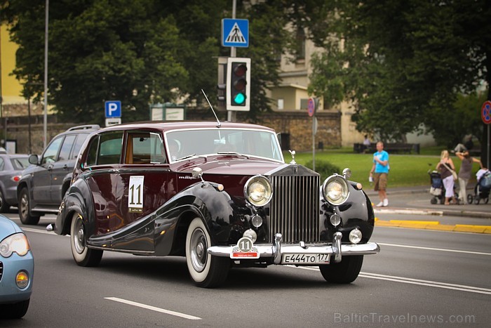 3. starptautiskais Dikļu pils retro rallijs, kas norisinājās 14.-16.07.2011, viesojās arī Rīgā  (foto: www.diklipalacehotel.com) 64280