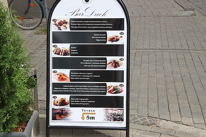 Bar Duck apvieno jaunu, mūsdienīgs stilu, izmeklētu virtuvi, plašu dzērienu un ēdienu klāstu (www.facebook.com/BarDuck.lv) Bar Duck apvieno jaunu, mūsdienīgs stilu, izmeklētu virtuvi, plašu dzērienu un ēdienu klāstu (www.facebook.com/BarDuck.lv) 64426