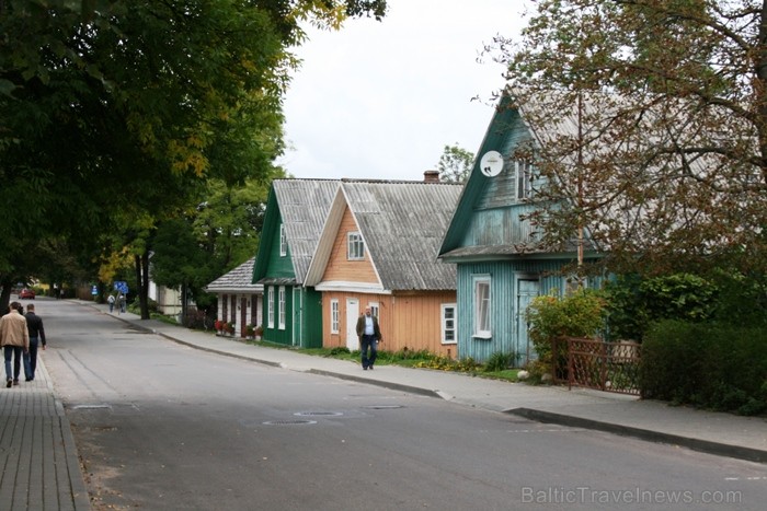 Ja sanāk laiks, ieteicams doties uz tūristu iecienīto Traķu pilsētu, kas atrodas 28 km no Viļņas. Vecpilsētā ir īpaša ar koka arhitektūru. Ja sanāk laiks, ieteicams doties uz tūristu iecienīto Traķu pilsētu, kas atrodas 28 km no Viļņas. Vecpilsētā ir īpaša ar koka arhitektūru. 67241