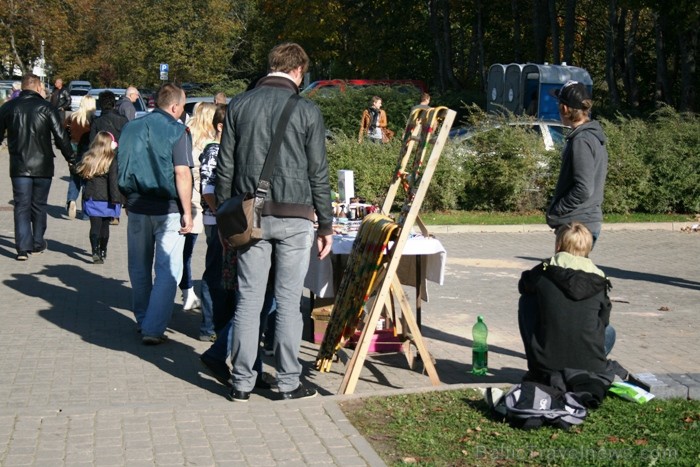 Kad Siguldā nokrāsojas pirmās koku lapas, gan vietējie, gan ārzemju ceļotāji trauc apbrīnot Zelta Rudeni. www.sigulda.lv Kad Siguldā nokrāsojas pirmās koku lapas, gan vietējie, gan ārzemju ceļotāji trauc apbrīnot Zelta Rudeni. www.sigulda.lv 67601