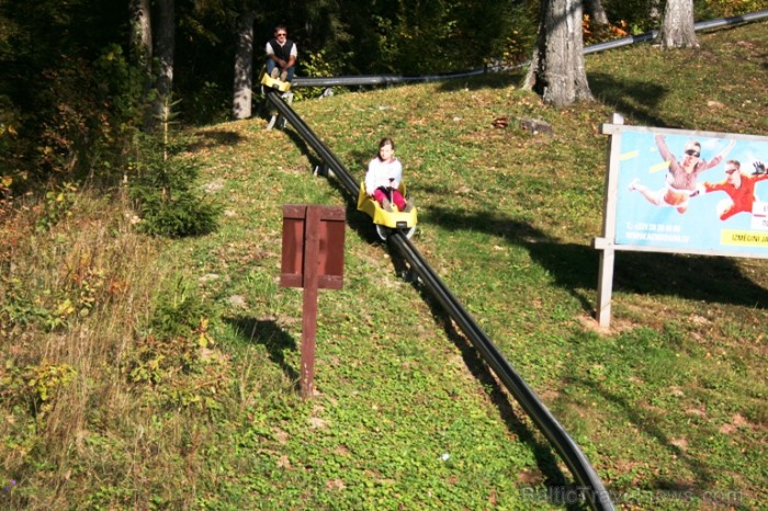 Kad Siguldā nokrāsojas pirmās koku lapas, gan vietējie, gan ārzemju ceļotāji trauc apbrīnot Zelta Rudeni. www.sigulda.lv Kad Siguldā nokrāsojas pirmās koku lapas, gan vietējie, gan ārzemju ceļotāji trauc apbrīnot Zelta Rudeni. www.sigulda.lv 67602