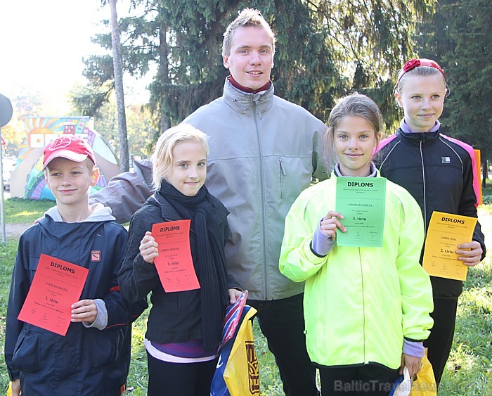 Ogres novada rudens kross pulcē sportistus Zilajos kalnos 09.10.2011 - uzvarētāji no Ogres sporta centra 67693