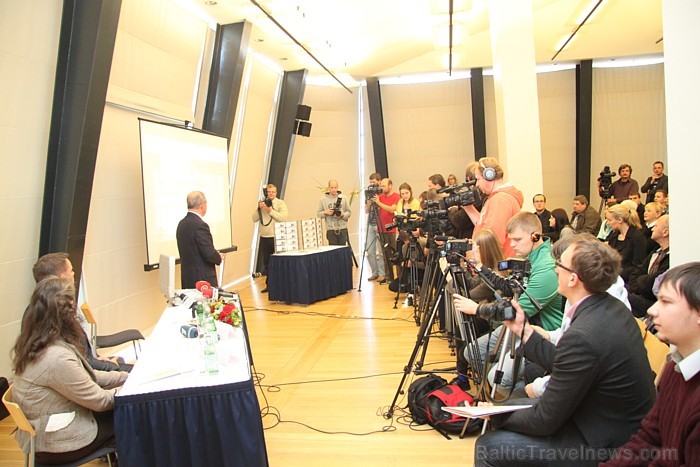 Ventspils paziņo preses konferencē 12.10.2011, kas notika viesnīcā Bergs, par jaunas valūtas apriti - Venti. Vairāk informācijas - www.Visitventspils. Ventspils paziņo preses konferencē 12.10.2011, kas notika viesnīcā Bergs, par jaunas valūtas apriti - Venti. Vairāk informācijas - www.Visitventspils. 67839