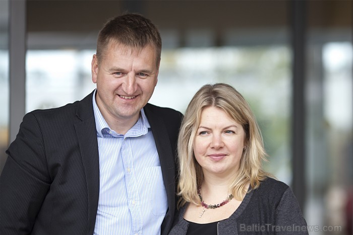 BalticTravelnews.com direktors Aivars Mackevičs un Baltic Beach Hotel mārketinga vadītāja Inga Titarenko atzīst, ka jaunā 6.sērijas kupeja piesaista u BalticTravelnews.com direktors Aivars Mackevičs un Baltic Beach Hotel mārketinga vadītāja Inga Titarenko atzīst, ka jaunā 6.sērijas kupeja piesaista u 68720