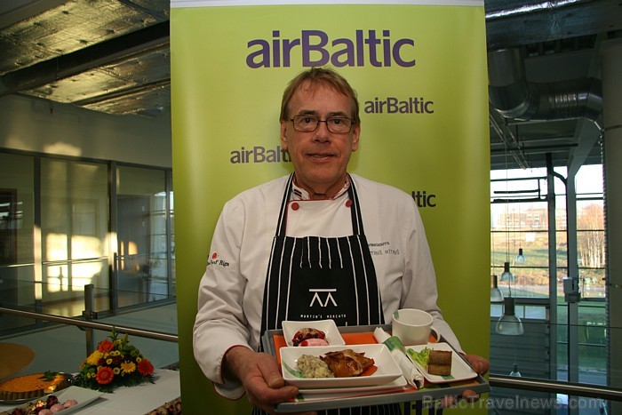 Latvijas galvenais šefpavārs Mārtiņš Rītiņš prezentē nacionālās lidsabiedrības airBaltic jauno ēdienkarti Latvijas galvenais šefpavārs Mārtiņš Rītiņš prezentē nacionālās lidsabiedrības airBaltic jauno ēdienkarti 69011