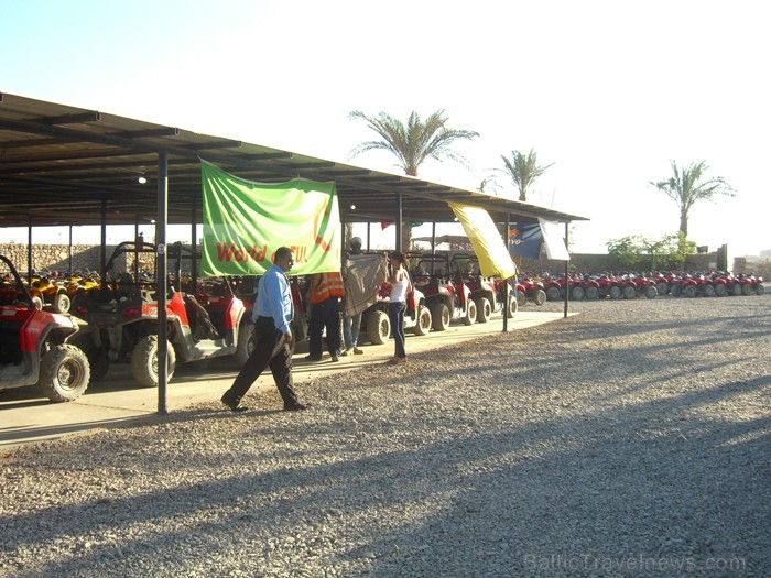 Ekskursija MOTO SAFARI - Esam ieradušies bāzē, no kuras sāksies izbrauciens ar kvadrocikliem pa tuksnesi - www.novatours.lv Ekskursija MOTO SAFARI - Esam ieradušies bāzē, no kuras sāksies izbrauciens ar kvadrocikliem pa tuksnesi - www.novatours.lv 69418