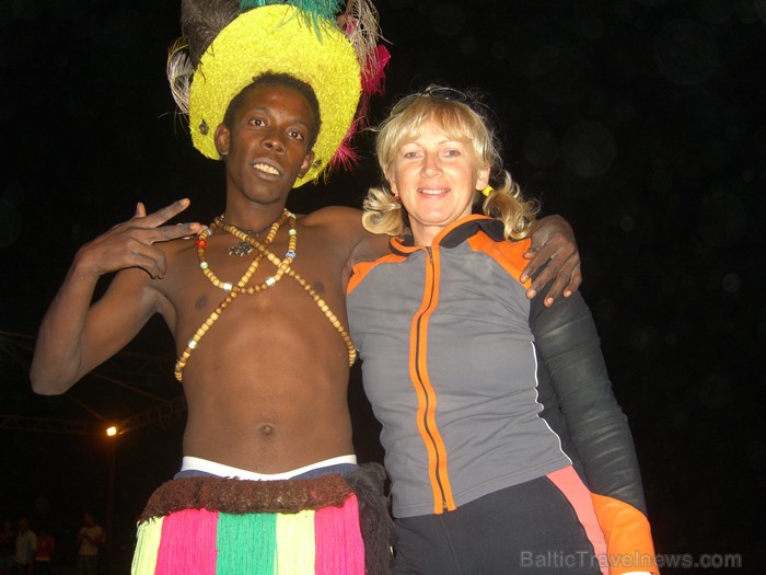 Latviete un dejotājs - www.novatours.lv 69454