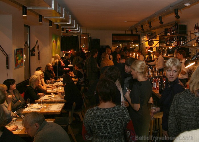 Jaunākā Vīna Studija Rīgā - Stabu 30/Tērbatas ielas krustojumā - atklāšanas pasākums 24.11.2011 - www.vinastudija.lv Jaunākā Vīna Studija Rīgā - Stabu 30/Tērbatas ielas krustojumā - atklāšanas pasākums 24.11.2011 - www.vinastudija.lv 69590