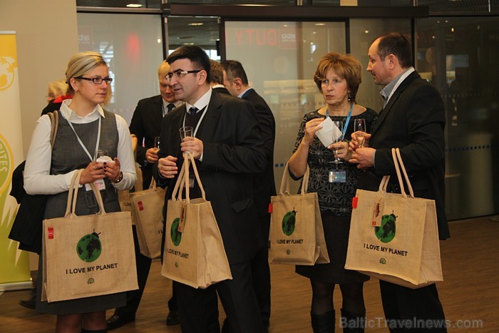 Rekonstruētā un modernizētā beznodokļu duty free iepirkšanās zona starptautiskajā lidostā Rīga - www.riga-airport.com Rekonstruētā un modernizētā beznodokļu duty free iepirkšanās zona starptautiskajā lidostā Rīga - www.riga-airport.com 72373