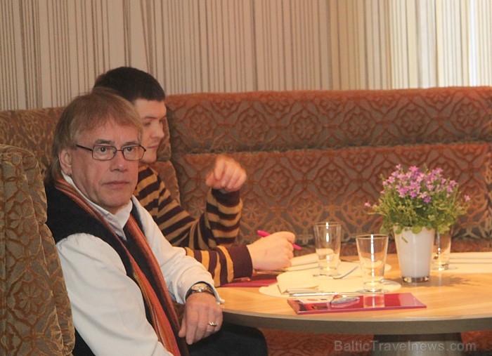 Restorāna «Vincents» šefpavārs un «Gada cilvēks tūrismā 2011» Mārtiņš Rītiņš arī ņem dalību šajā projektā - www.liveriga.com Restorāna «Vincents» šefpavārs un «Gada cilvēks tūrismā 2011» Mārtiņš Rītiņš arī ņem dalību šajā projektā - www.liveriga.com 72379