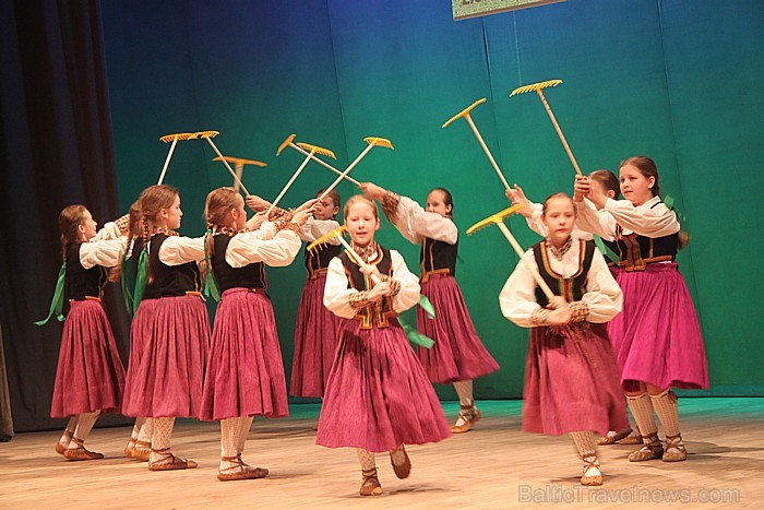 Tautas deju koncerts Ogres Kultūras centrā 10.03.2012 - informācija par tūrismu Ogrē - www.LatvijasCentrs.lv Tautas deju koncerts Ogres Kultūras centrā 10.03.2012 - informācija par tūrismu Ogrē - www.LatvijasCentrs.lv 72649