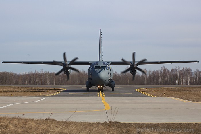 NATO militārās lidmašīnas Šauļos. Foto: Ingus Evertovskis (www.fotoprojekts.lv) 73271