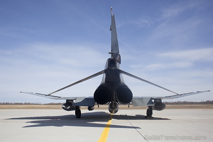 NATO militārās lidmašīnas Šauļos. Foto: Ingus Evertovskis (www.fotoprojekts.lv) 73297