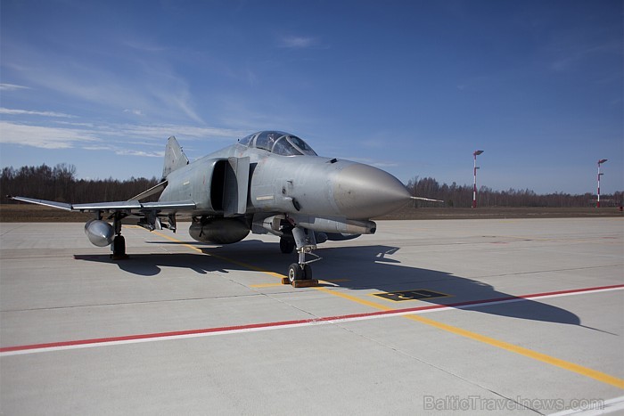 NATO militārās lidmašīnas Šauļos. Foto: Ingus Evertovskis (www.fotoprojekts.lv) 73298