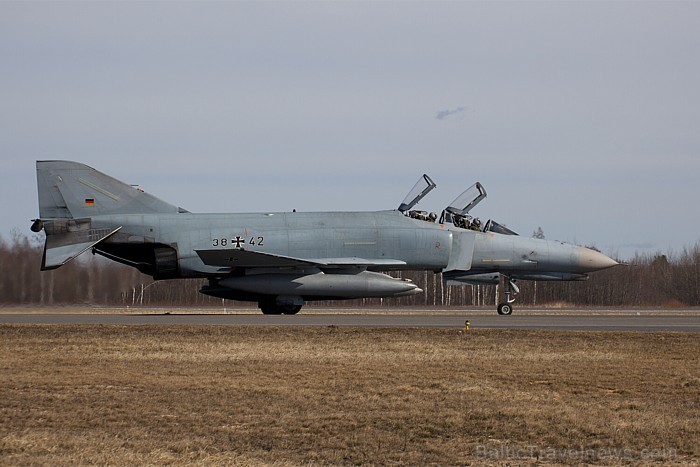 NATO militārās lidmašīnas Šauļos. Foto: Ingus Evertovskis (www.fotoprojekts.lv) 73304