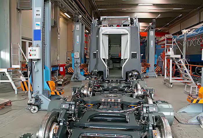 Vidējā ātruma zemes grīdas tramvaja plūsma ir 16,49 km/h www.skoda.cz 73556