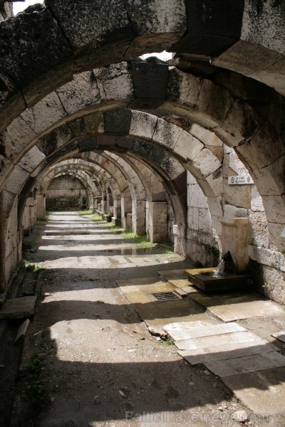 Agora. Ceļojumu stāsts par Izmiru: šeit 74250