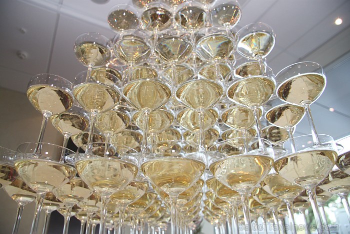 Rīgas četru zvaigžņu viesnīca «Avalon Hotel» svin 6.06.2012 piecu gadu jubileju - www.hotelavalon.eu 76813