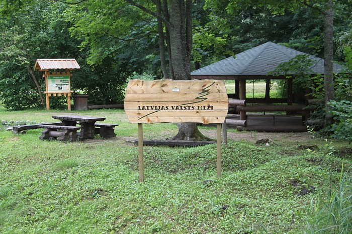 Atpūtas laukums pie Nīcgales Lielā akmens. Foto sponsors: Daugavpils viesnīca Park Hotel Latgola www.hotellatgola.lv 79012