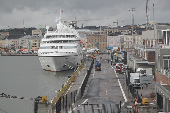 Helsinki daudziem ceļotājiem pazīstama ar pasaules līmeņa modernajiem prāmju termināliem. Silja Europa, Silja Serenade, Silja Symphony ir vieni lielāk Helsinki daudziem ceļotājiem pazīstama ar pasaules līmeņa modernajiem prāmju termināliem. Silja Europa, Silja Serenade, Silja Symphony ir vieni lielāk 81856