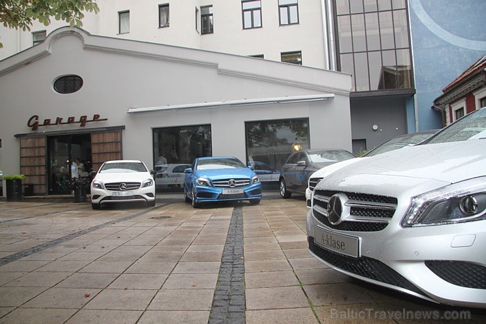 Jaunās Mercedes-Benz A-klases cena būs sākot no 23.990 eiro, ieskaitot PVN. Foto sponsors: www.garage.lv Jaunās Mercedes-Benz A-klases cena būs sākot no 23.990 eiro, ieskaitot PVN. Foto sponsors: www.garage.lv 82041