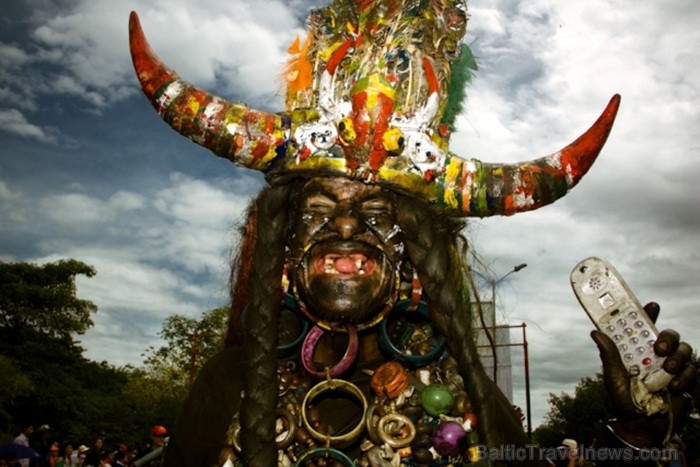 Bambuko kultūras festivāls ietver gan mūzikas, gan dejas, gan tērpu parādes elementus. Foto: www.colombia.travel Bambuko kultūras festivāls ietver gan mūzikas, gan dejas, gan tērpu parādes elementus. Foto: www.colombia.travel 82622