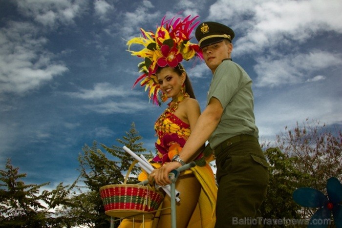 Bambuko kultūras festivāls ietver gan mūzikas, gan dejas, gan tērpu parādes elementus. Foto: www.colombia.travel Bambuko kultūras festivāls ietver gan mūzikas, gan dejas, gan tērpu parādes elementus. Foto: www.colombia.travel 82625