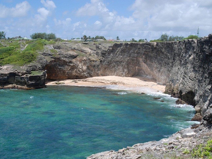 Ruma dzimtene – Barbadosa pārsteidz ar savu mantojuma, kultūras un dabas krāšņumu. Foto: www.visitbarbados.org Ruma dzimtene – Barbadosa pārsteidz ar savu mantojuma, kultūras un dabas krāšņumu. Foto: www.visitbarbados.org 82691