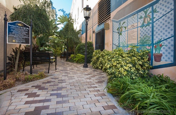 Saulainā Florida, kur saule spīd 300 dienas gadā, spēj apburt ikvienu. Foto: www.visitclearwaterflorida.com Saulainā Florida, kur saule spīd 300 dienas gadā, spēj apburt ikvienu. Foto: www.visitclearwaterflorida.com 83006