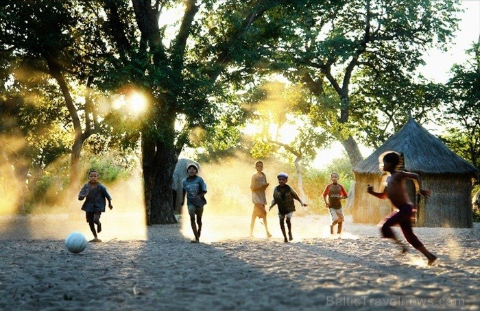 Namībijas iedzīvotāji ir lepni ne tikai par sevi, bet arī savu kultūru. Foto: www.namibiatourism.com Namībijas iedzīvotāji ir lepni ne tikai par sevi, bet arī savu kultūru. Foto: www.namibiatourism.com 83175