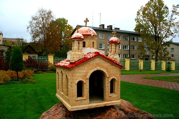 Pa ceļam uz Pühajärve, iegriežamies pilsētas Võru vienā no vecākajām baznīcām – Jekaterinas baznīca, kas celta 1793.gadā.
Foto: www.pyhajarve.com Pa ceļam uz Pühajärve, iegriežamies pilsētas Võru vienā no vecākajām baznīcām – Jekaterinas baznīca, kas celta 1793.gadā.
Foto: www.pyhajarve.com 83949