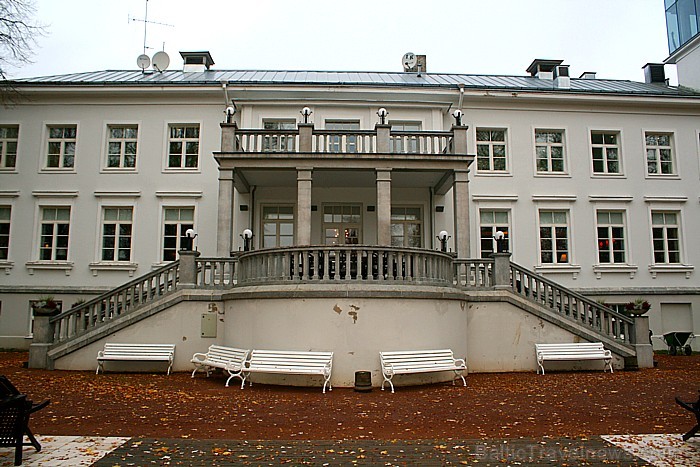 Vidējas klases viesnīca Pühajärv ar skaisto parku piedāvā Jums patīkamu laika pavadīšanu bez rūpēm par mājām.
Foto: www.pyhajarve.com Vidējas klases viesnīca Pühajärv ar skaisto parku piedāvā Jums patīkamu laika pavadīšanu bez rūpēm par mājām.
Foto: www.pyhajarve.com 83959