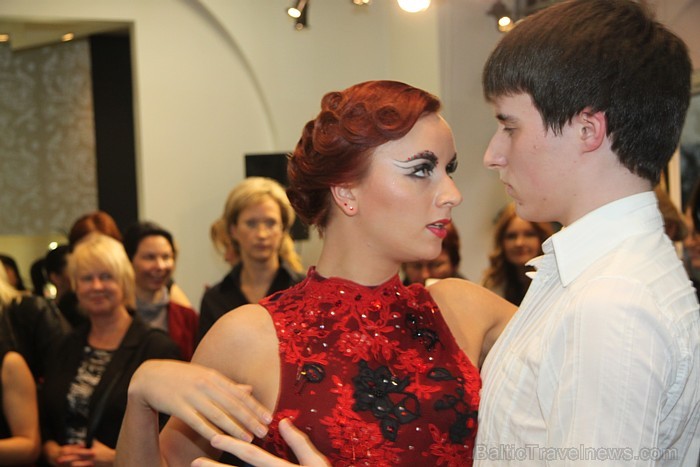 Salonā Poetica 3.10.2012 tika prezentēta Make Up For Ever jaunā kolekcija ar nosaukumu Black Tango - www.poetica.lv Salonā Poetica 3.10.2012 tika prezentēta Make Up For Ever jaunā kolekcija ar nosaukumu Black Tango - www.poetica.lv 84792