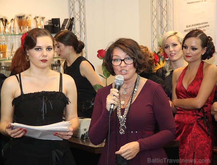 Salonā Poetica 3.10.2012 tika prezentēta Make Up For Ever jaunā kolekcija ar nosaukumu Black Tango - www.poetica.lv Salonā Poetica 3.10.2012 tika prezentēta Make Up For Ever jaunā kolekcija ar nosaukumu Black Tango - www.poetica.lv 84795