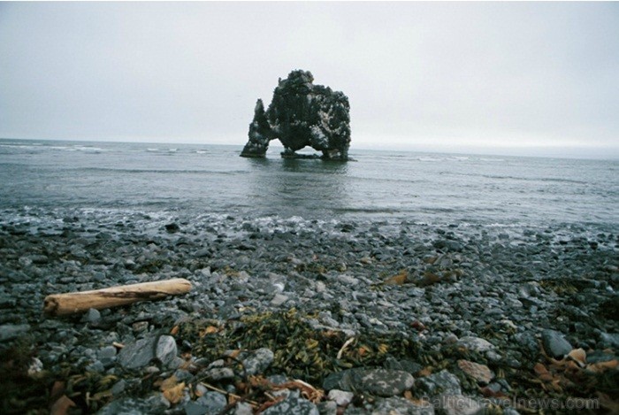 Islande jeb Īslande ir salu valsts Atlantijas okeāna ziemeļos starp Grenlandi, Norvēģiju un Britu salām. Foto: www.icelandtouristboard.com Islande jeb Īslande ir salu valsts Atlantijas okeāna ziemeļos starp Grenlandi, Norvēģiju un Britu salām. Foto: www.icelandtouristboard.com 85180