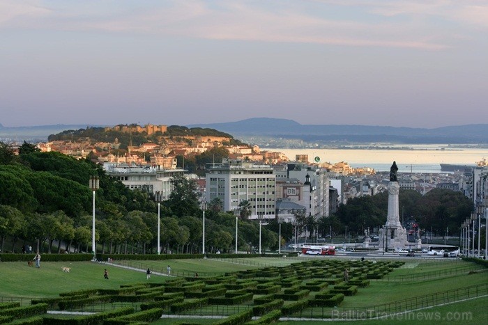 Lisabona ir Portugāles galvaspilsēta un lielākā pilsēta, kuras vēsturiskais centrs atrodas uz stāviem pakalniem. Foto: www.visitlisboa.com Lisabona ir Portugāles galvaspilsēta un lielākā pilsēta, kuras vēsturiskais centrs atrodas uz stāviem pakalniem. Foto: www.visitlisboa.com 85260