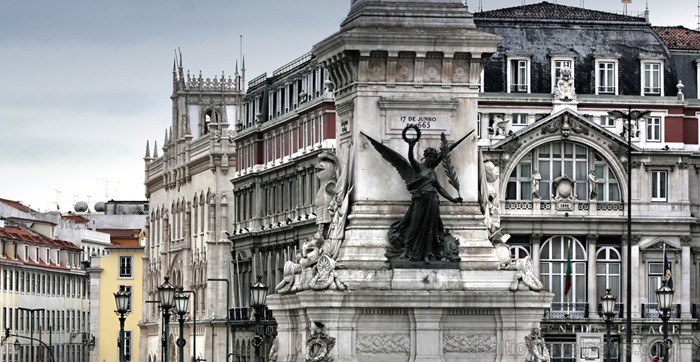 Lisabona ir Portugāles galvaspilsēta un lielākā pilsēta, kuras vēsturiskais centrs atrodas uz stāviem pakalniem. Foto: www.visitlisboa.com Lisabona ir Portugāles galvaspilsēta un lielākā pilsēta, kuras vēsturiskais centrs atrodas uz stāviem pakalniem. Foto: www.visitlisboa.com 85261