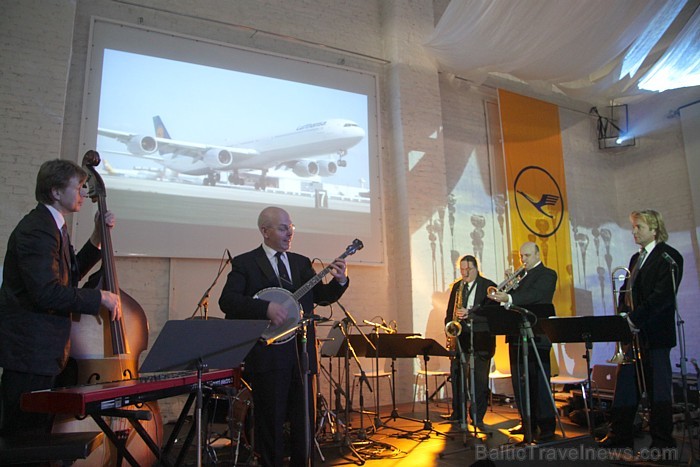 Vācijas lidsabiedrība «Lufthansa» kopā ar partneriem svin «Celebration in the Sky» - www.lufthansa.lv Vācijas lidsabiedrība «Lufthansa» kopā ar partneriem svin «Celebration in the Sky» - www.lufthansa.lv 85309