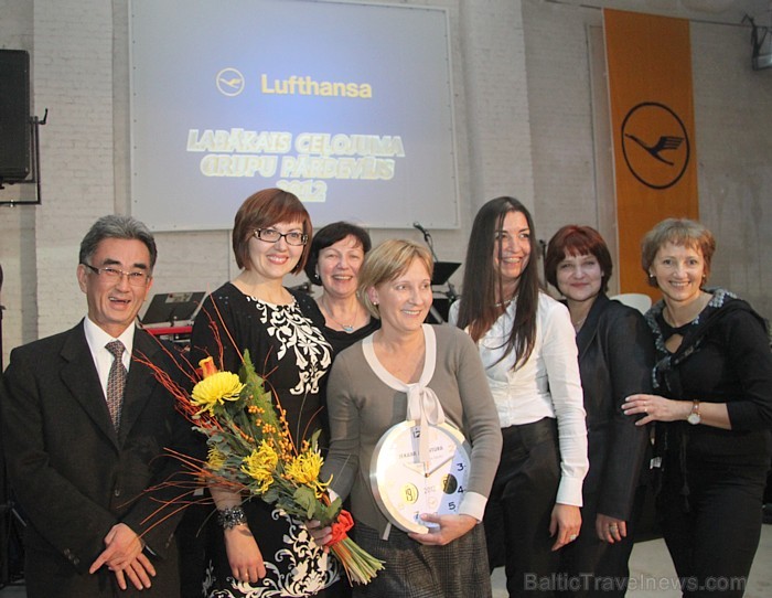Par «Lufthansa» balvas LABĀKAIS CEĻOJUMU GRUPU PĀRDEVĒJS 2012 īpašnieku kļūst ceļojumu aģentūra Jēkaba aģentūra - www.lidojumi.lv Par «Lufthansa» balvas LABĀKAIS CEĻOJUMU GRUPU PĀRDEVĒJS 2012 īpašnieku kļūst ceļojumu aģentūra Jēkaba aģentūra - www.lidojumi.lv 85317