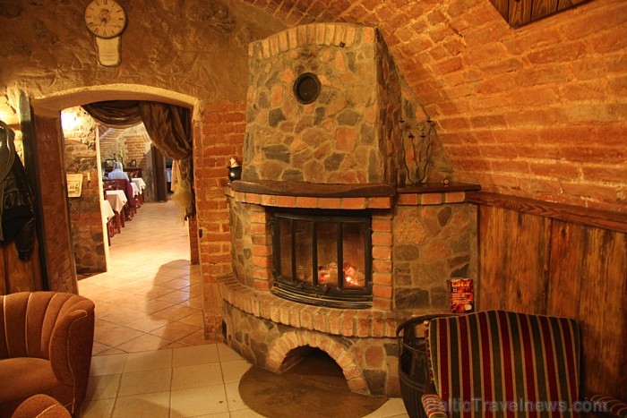 Pilsmuižas krodziņs - tā ir lieliska vieta Limbažos, kur nobaudīt gardu maltīti un pavadīt laiku patīkamā atmosfērā. Foto sponsors: www.visitlimbazi.l Pilsmuižas krodziņs - tā ir lieliska vieta Limbažos, kur nobaudīt gardu maltīti un pavadīt laiku patīkamā atmosfērā. Foto sponsors: www.visitlimbazi.l 85647