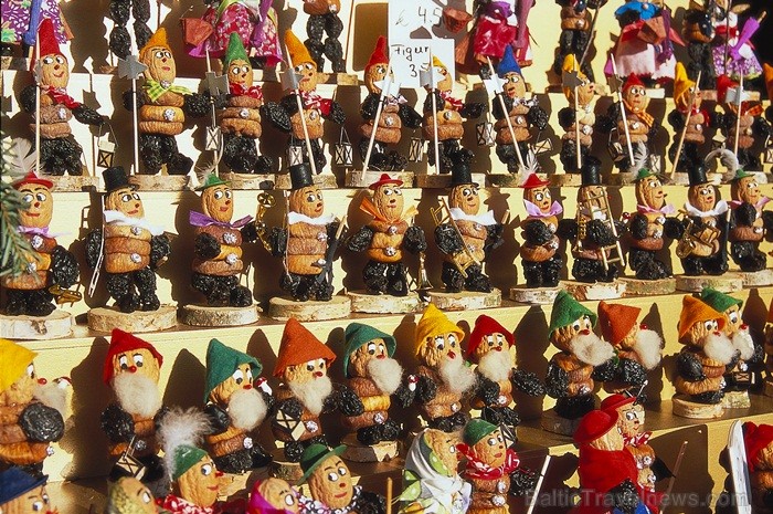 Vācijā gaisā virmo Ziemassvētki, eglītes greznojas, un darbojas burvīgi tirdziņi, kurus vērts apmeklēt ikvienam. Foto: www.images-dzt.de Vācijā gaisā virmo Ziemassvētki, eglītes greznojas, un darbojas burvīgi tirdziņi, kurus vērts apmeklēt ikvienam. Foto: www.images-dzt.de 86316