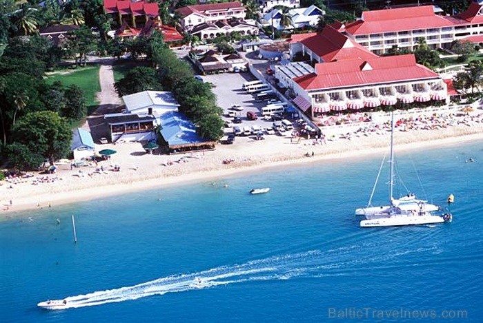 Sentlūsija ir salu valsts Karību jūras austrumos uz robežas ar Atlantijas okeānu. Foto: www.stlucia.org Sentlūsija ir salu valsts Karību jūras austrumos uz robežas ar Atlantijas okeānu. Foto: www.stlucia.org 86461