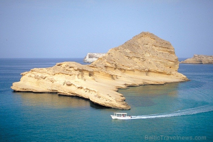 Omānas Sultanāts tiek dēvēts par vienu no tradicionālākajām un skaistākajām arābu zemēm. Foto: Oman Ministry of Tourism Omānas Sultanāts tiek dēvēts par vienu no tradicionālākajām un skaistākajām arābu zemēm. Foto: Oman Ministry of Tourism 86803